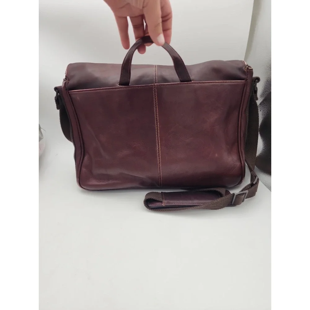 Kenneth Cole Reaction Risky Business Brown Leather Laptop Messenger Bag 15